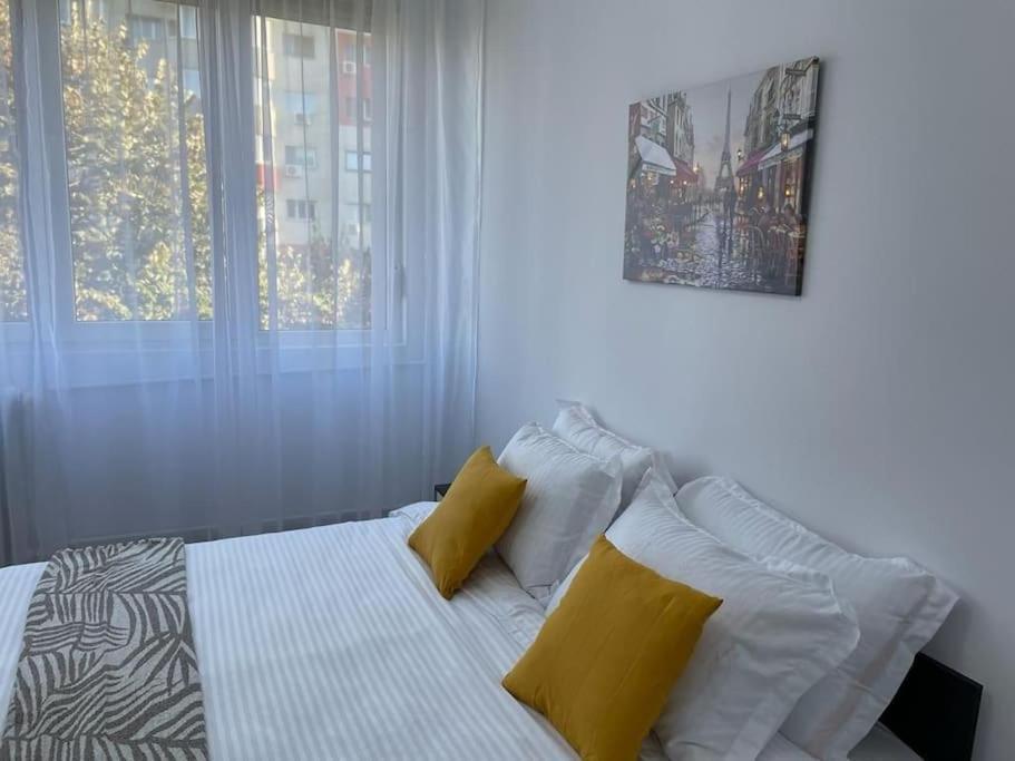Mav Bucharest Apartment Luaran gambar