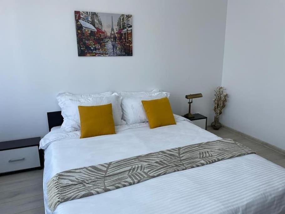 Mav Bucharest Apartment Luaran gambar