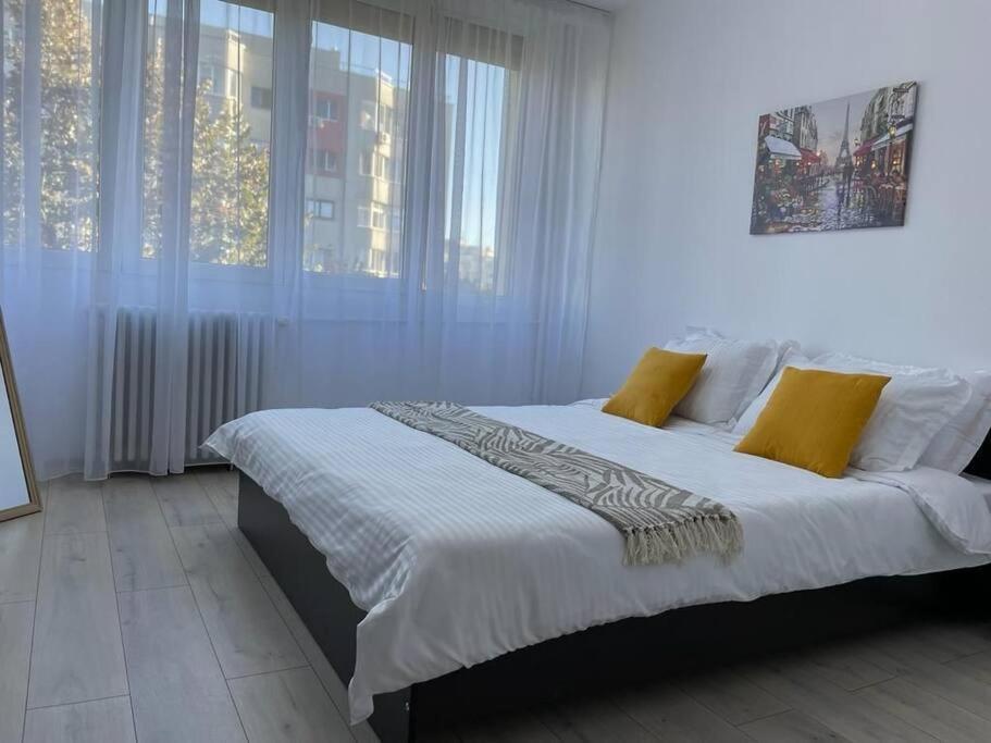 Mav Bucharest Apartment Luaran gambar