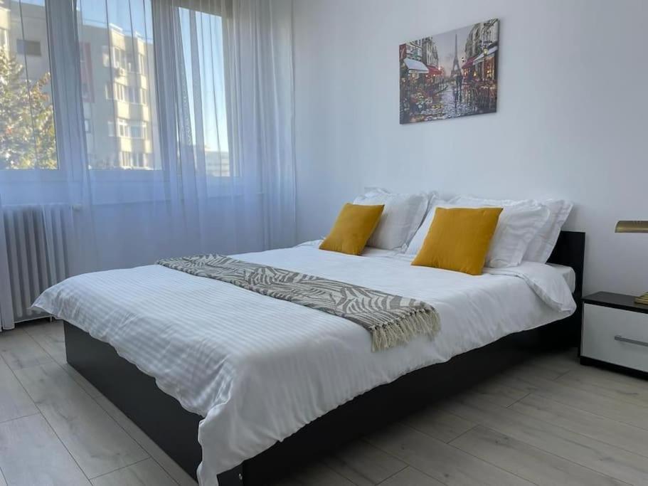 Mav Bucharest Apartment Luaran gambar