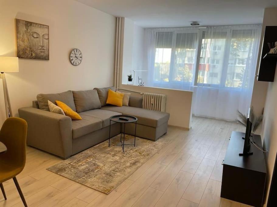 Mav Bucharest Apartment Luaran gambar