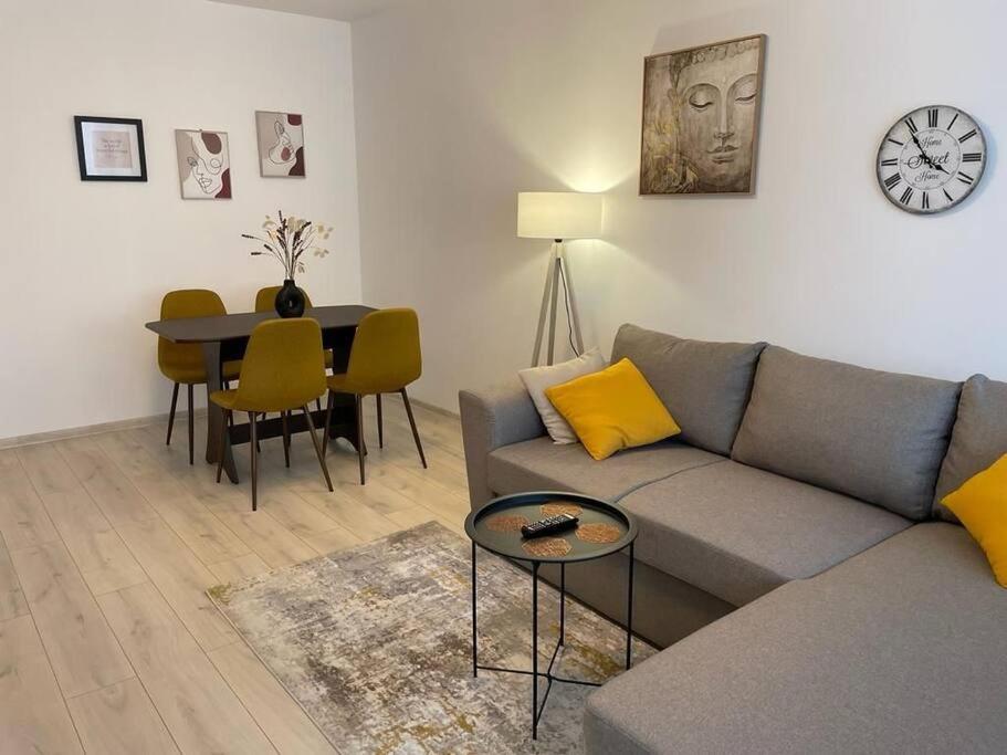 Mav Bucharest Apartment Luaran gambar